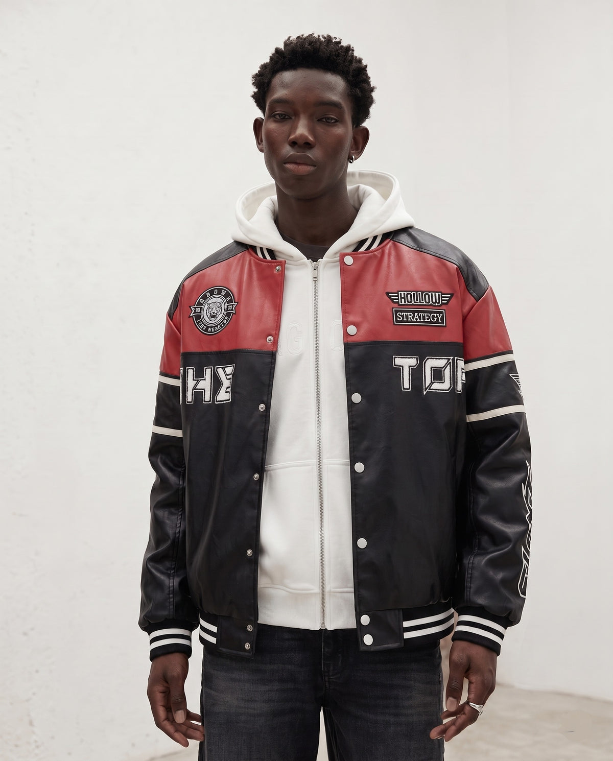 Blouson football américain rouge porté