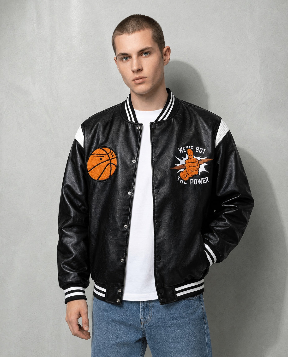 Blouson Teddy Cuir noir porté de face