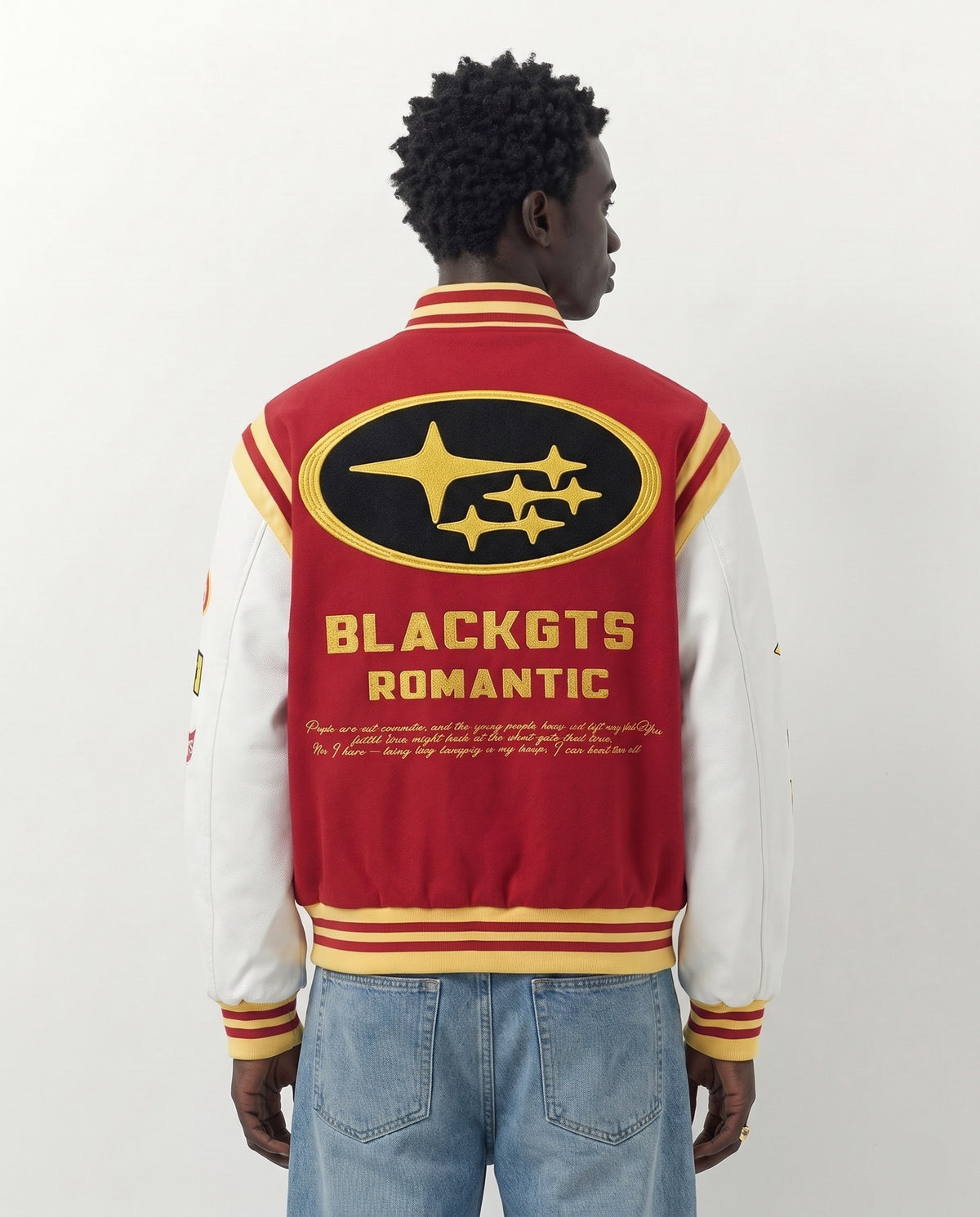 Letterman jacket rouge vue de dos