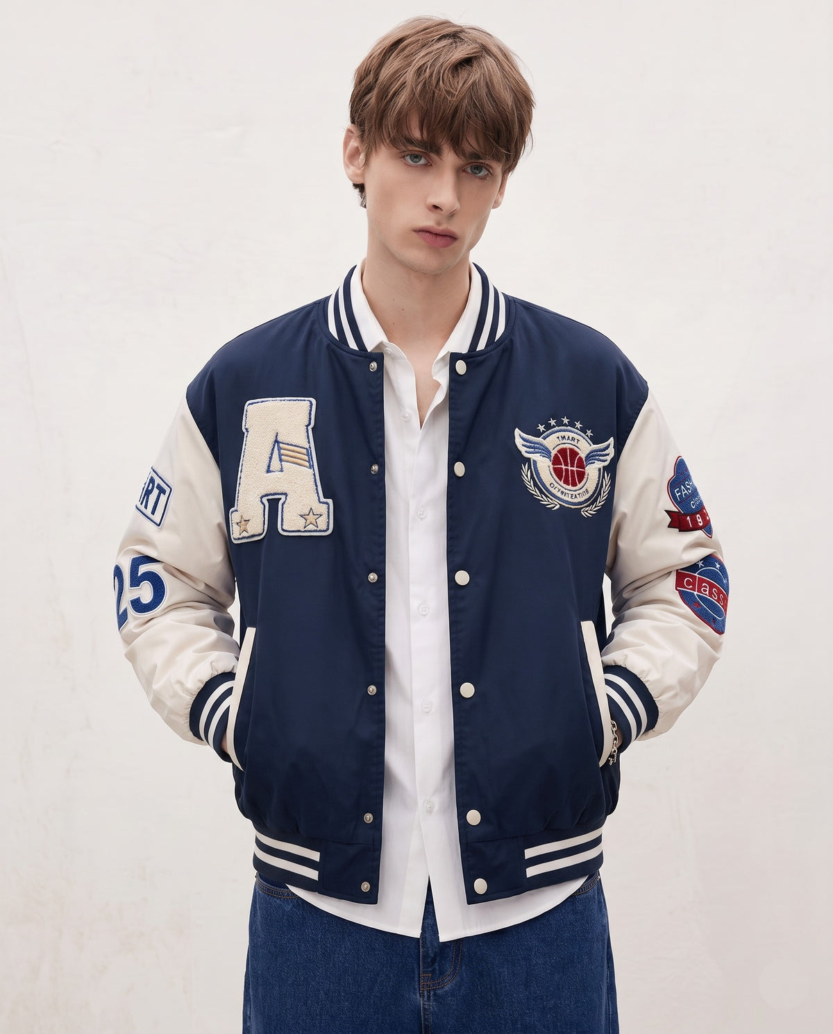 Varsity Jacket bleu nuit portée
