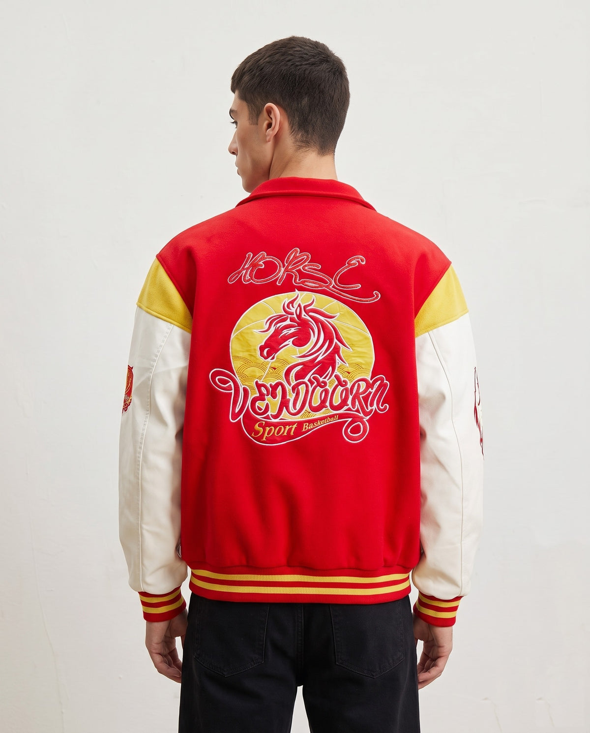 Veste teddy baseball rouge vue de dos