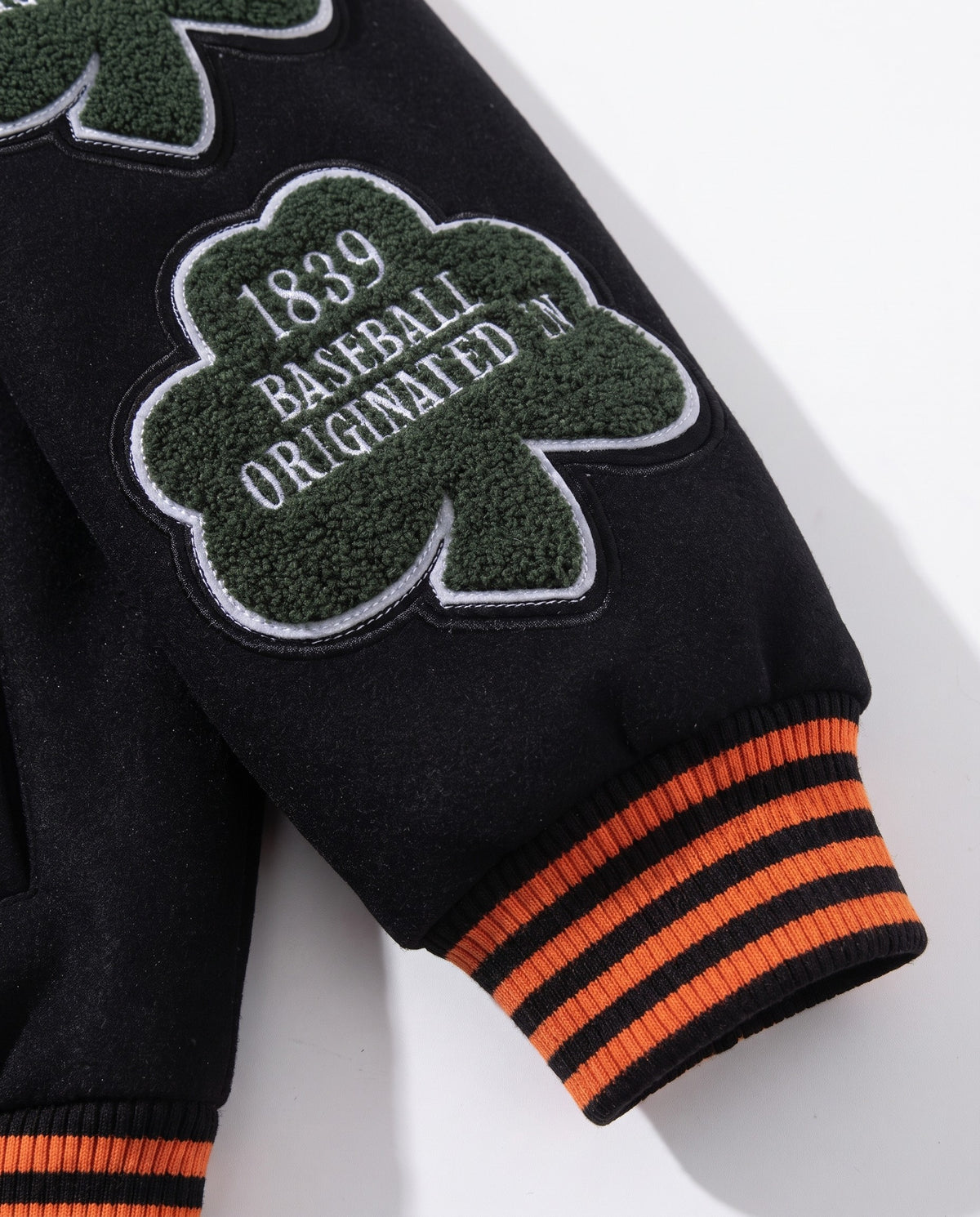 Détail de l'écusson de manche du blouson américain