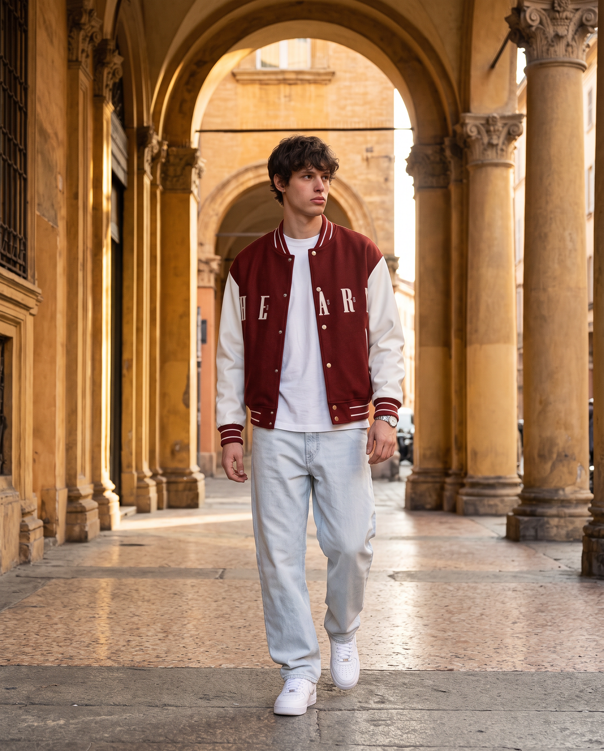 Veste Université Rouge Homme – look lifestyle 1
