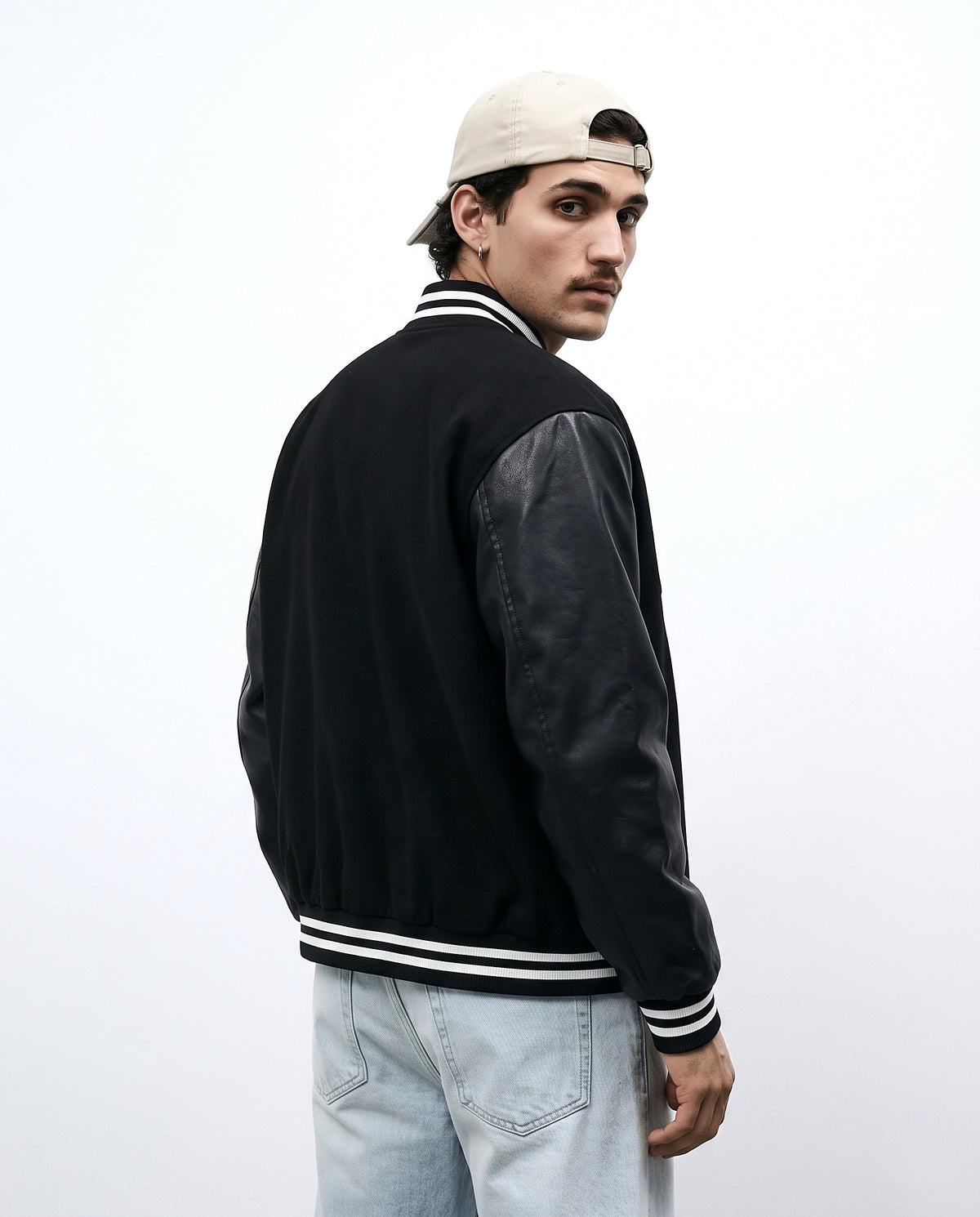 Letterman jacket varsity noir homme vue de dos