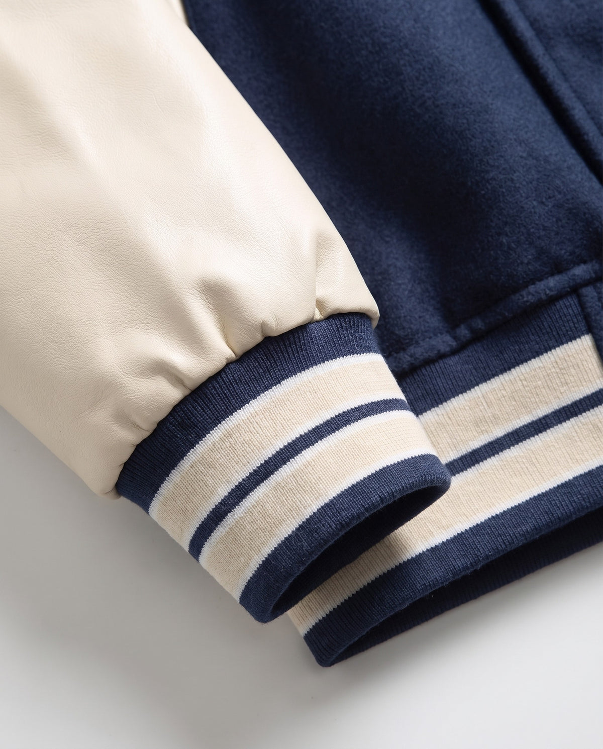 Varsity Jacket Vintage détail poignet rayé