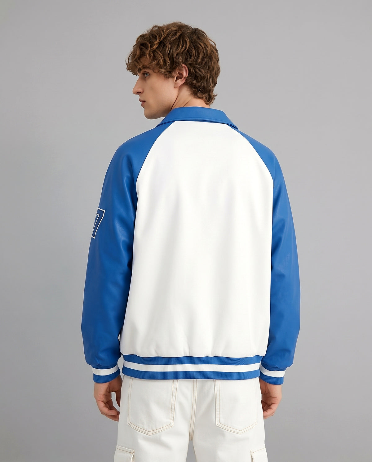 Veste style américain bleu et blanc vue de dos
