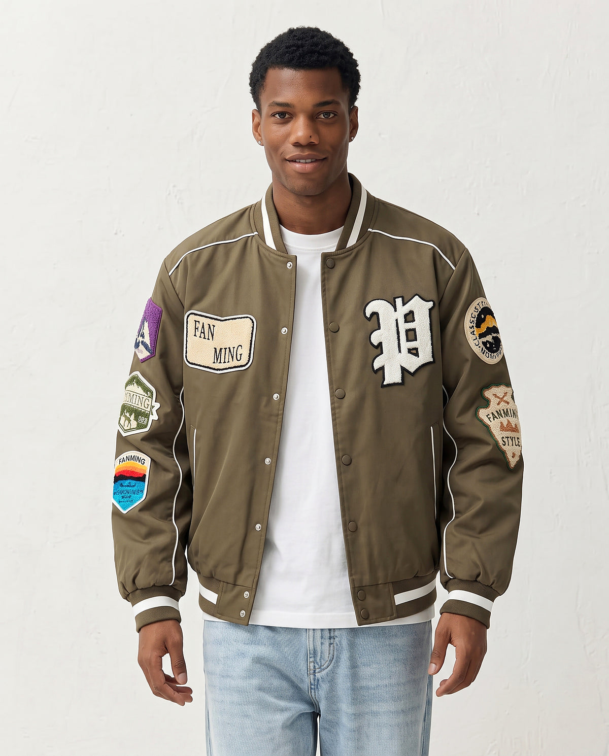 Veste style baseball kaki portée